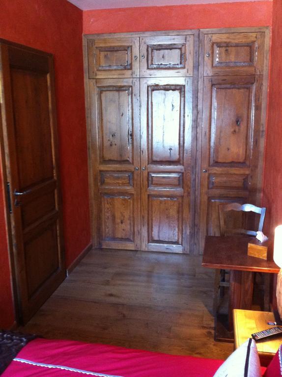 Au Chant Des Marmites Saint-Lary-Soulan Rum bild